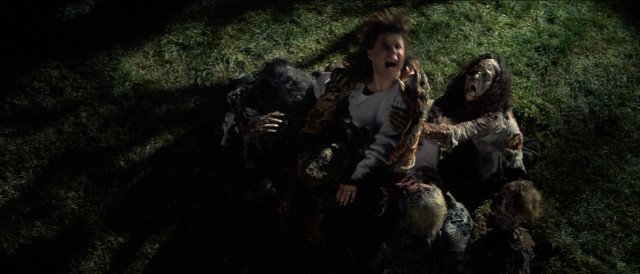 Xem Phim Hồn Ma Ồn Ào 2 - Poltergeist Ii: The Other Side - Ahaphim.com - Ảnh 2