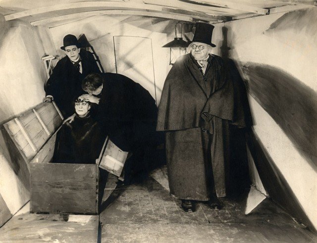 Xem Phim Cabin Của Tiến Sĩ Caligari - The Cabinet Of Dr. Caligari - Ahaphim.com - Ảnh 2