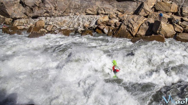 Scott Lindgren: Vượt Sóng (The River Runner 2021)