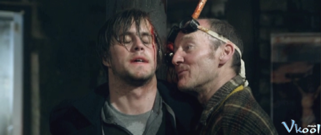 Dòng Họ Ăn Thịt Người (Lord Of Darkness)